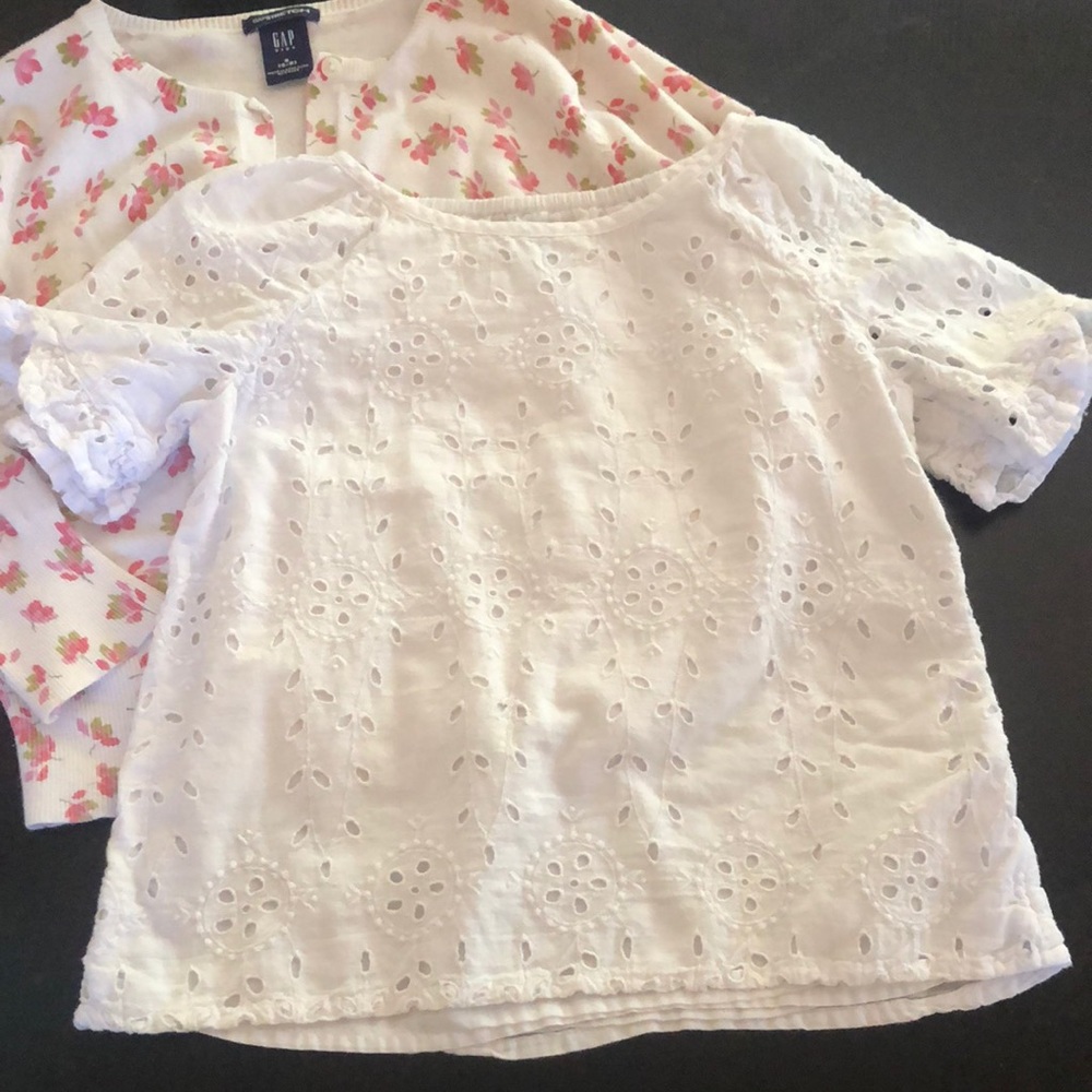 Sweet girls white shirt 🐚
